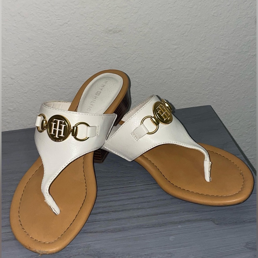 Tommy Hilfiger Women's Sandals in White and Gold